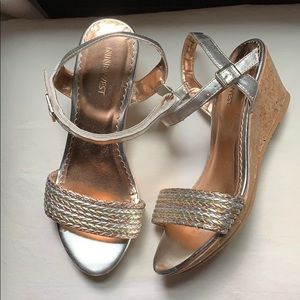 Nine West size 4 wedge sandals
